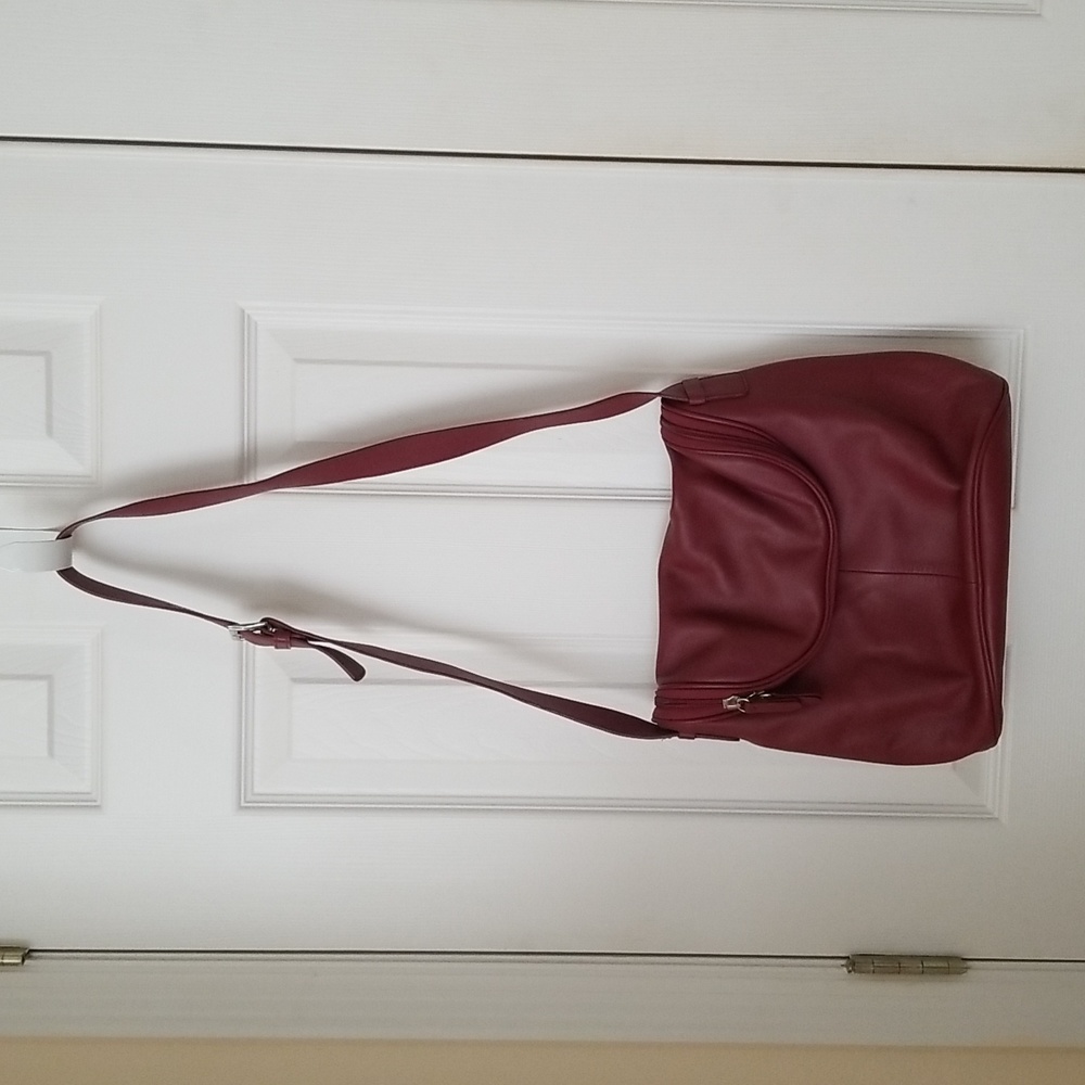 Maxx New York Leather Zip Top Bag